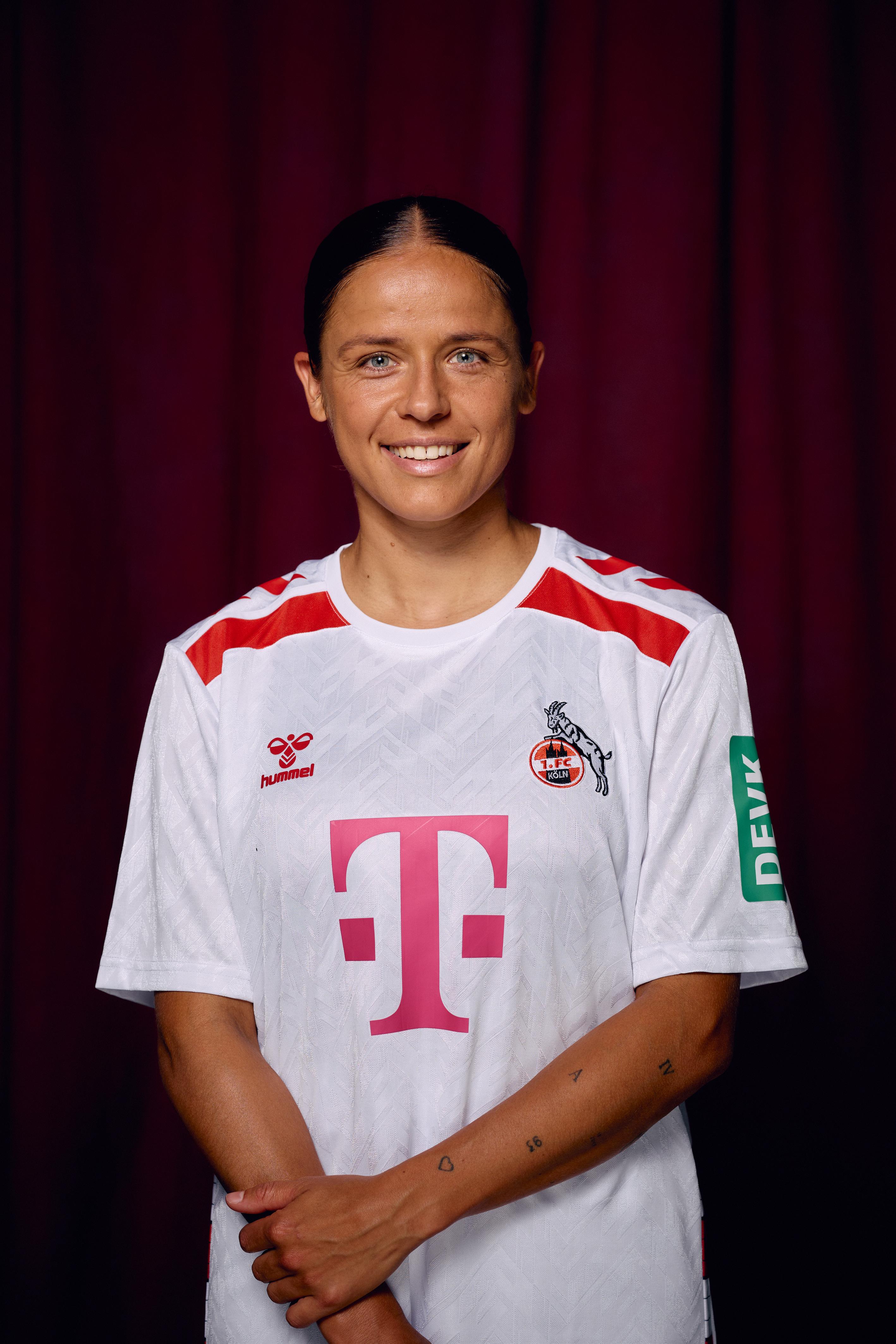 27 Laura Feiersinger 1FCKoelnFrauen 2700