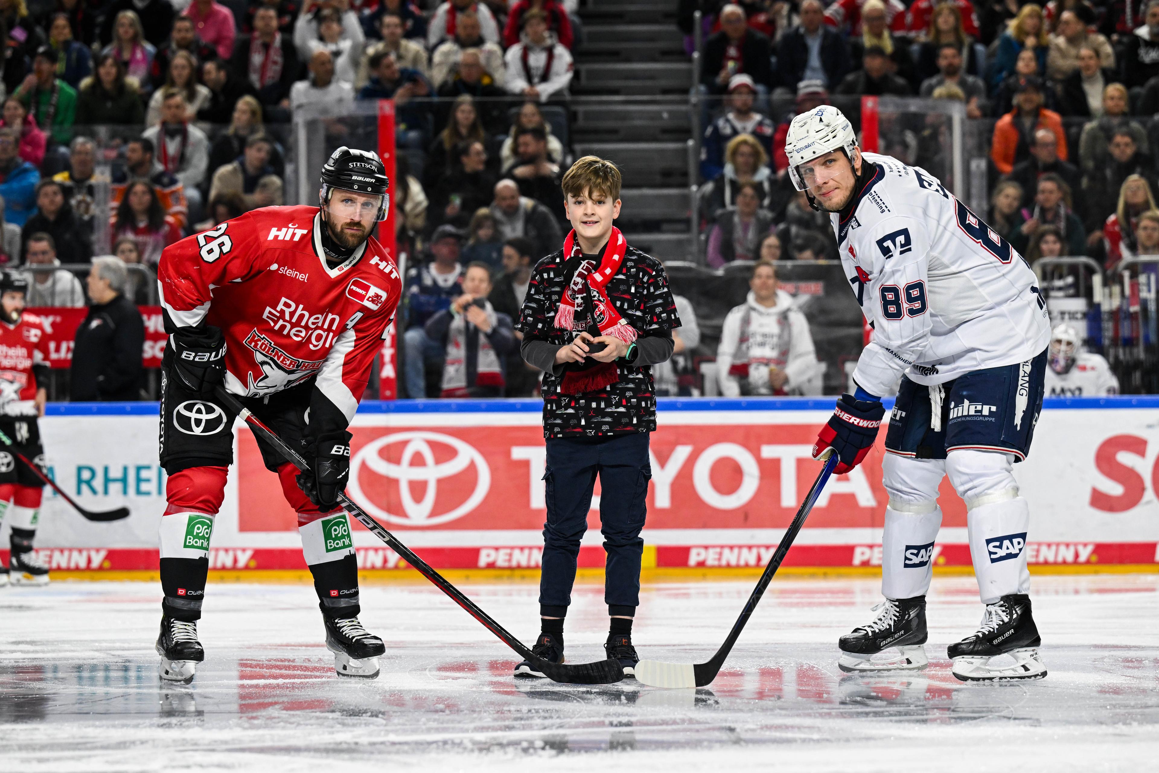 Puckkind bei den Kölner Haien.jpg